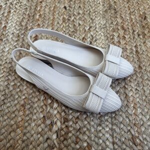 Vivaia 37 Lyliann Cream Beige White Pointed-Toe Bow Sling-Back Sandals Flats